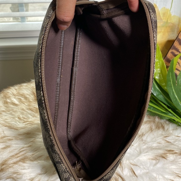 Yves Saint Laurent Giraffe print clutch pouch toiletry bag - Picture 6 of 10